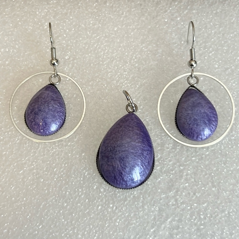 24018 Purple mica powder earrings and necklace pendent.